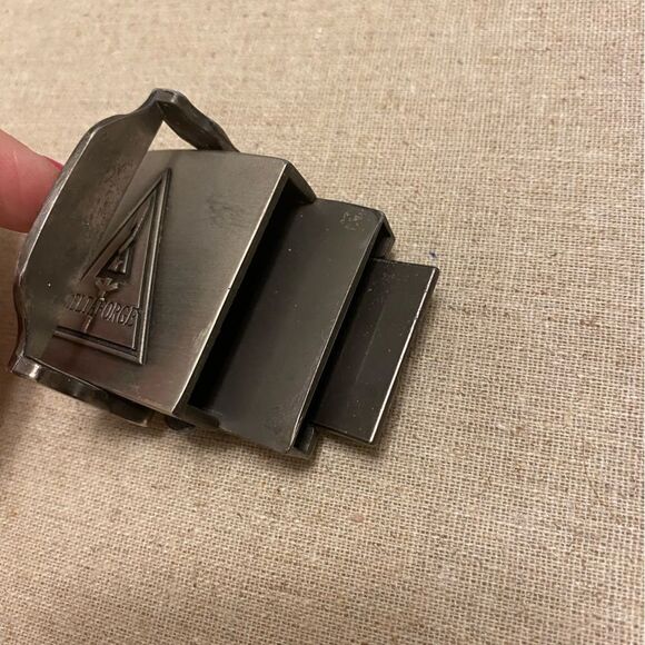 Deltaforge brushed metal belt buckle with teeth, sword triangle Pewter aesthetic - Picture 2 of 9
